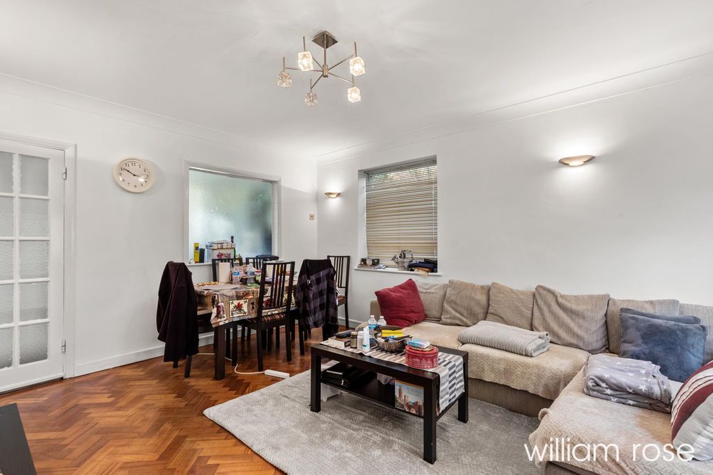 Property photo 3 of 12 Hurstcourt_6.Jpg