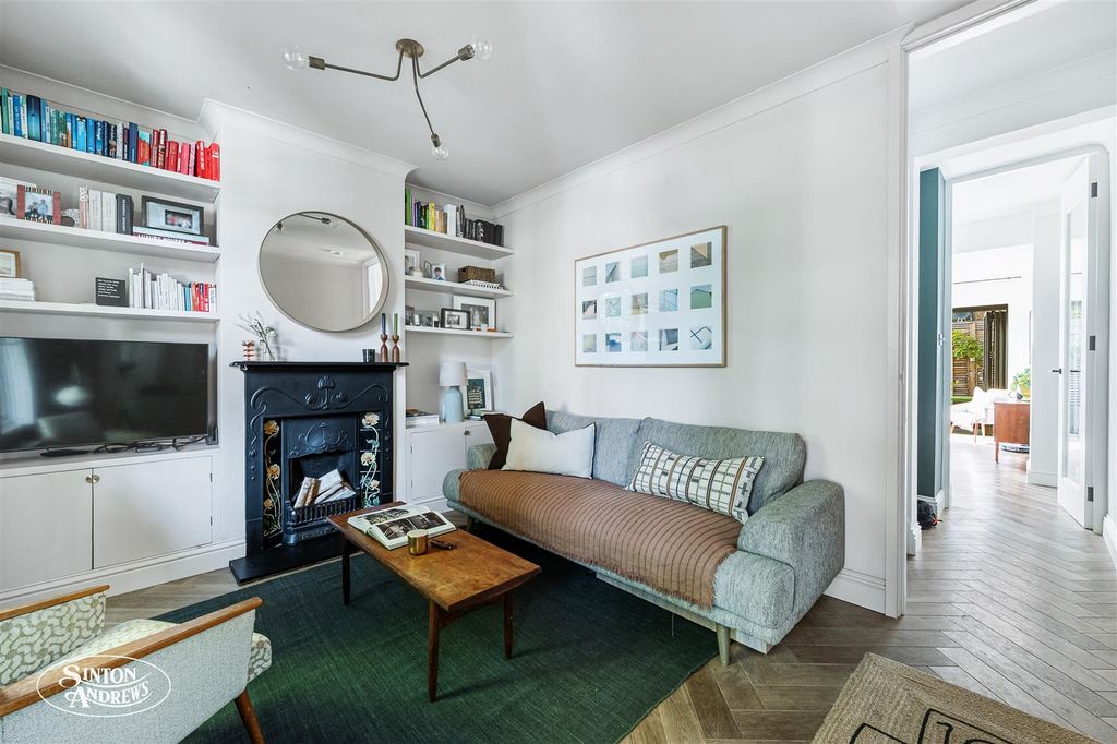 Property photo 3 of 16 62 Cranmer Avenue-3.Jpg
