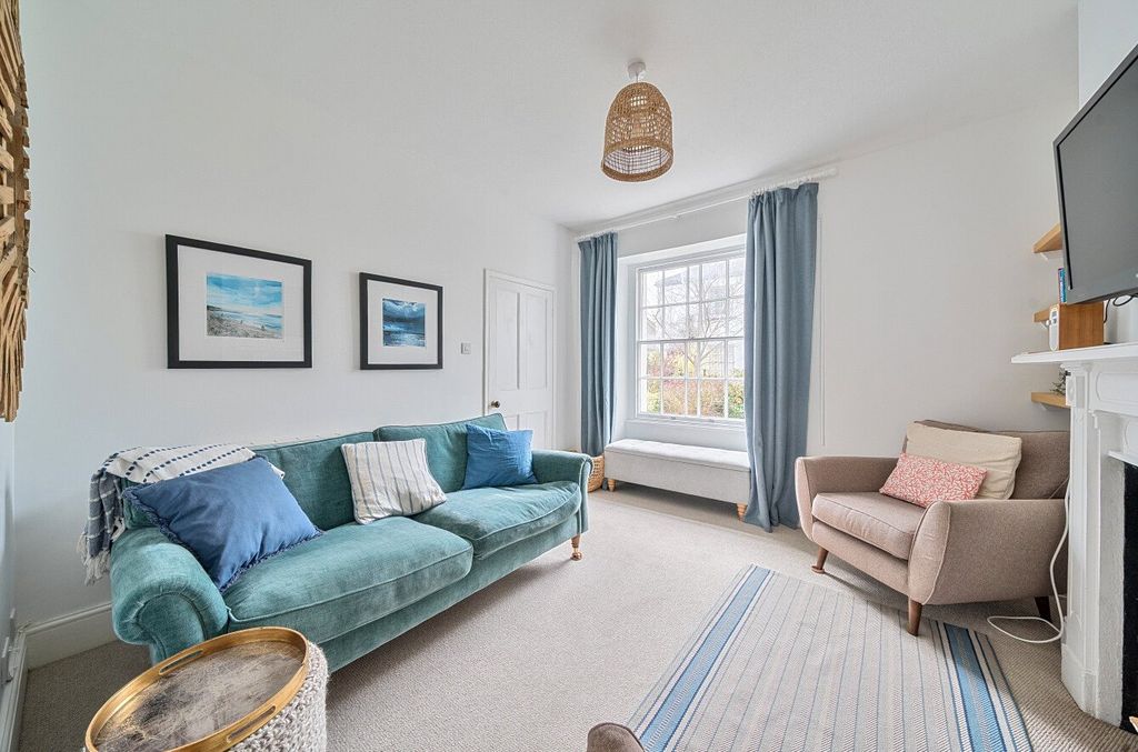 Property photo 2 of 12 Sitting Room