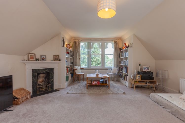 Property photo 1 of 9 284935