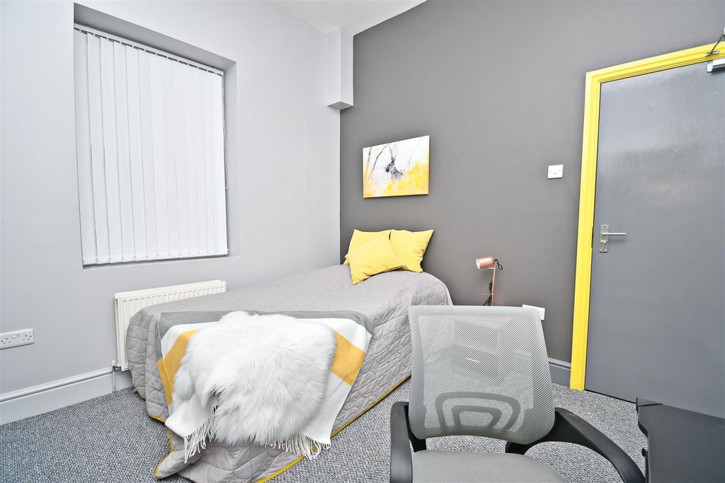 Property photo 3 of 6 29.Jpg
