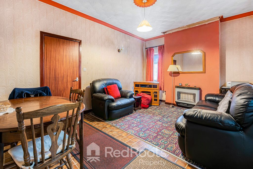 Property photo 3 of 20 3736557