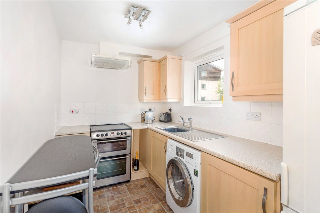 Property photo 3 of 9 Picture No. 17