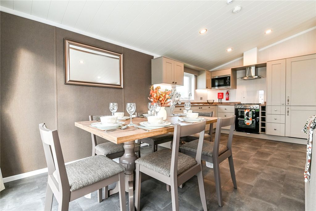 Property photo 2 of 17 Picture No. 03