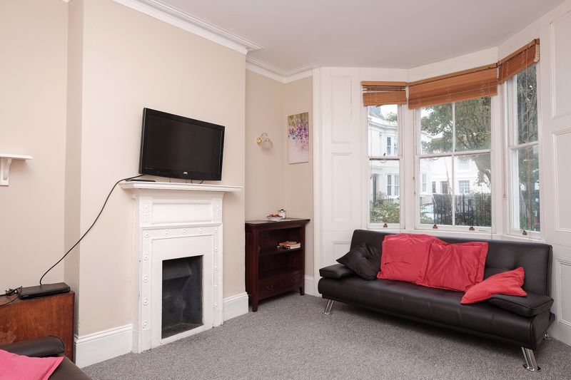 Property photo 1 of 13 Living Room