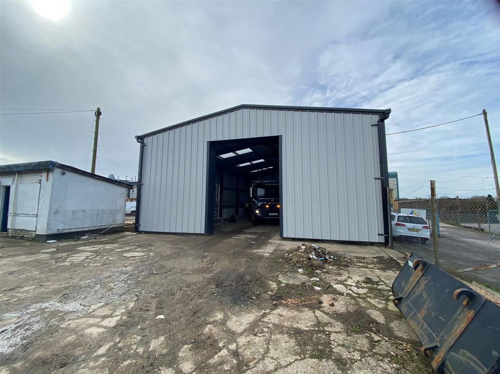 Property photo 2 of 5 External 2.Jpg