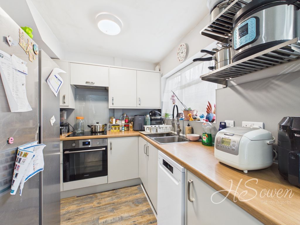 Property photo 3 of 17 Photo 11
