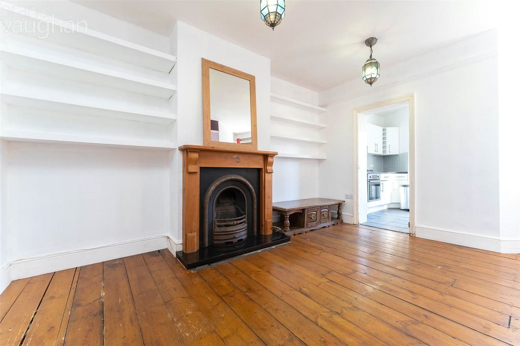 Property photo 2 of 7 Living Room