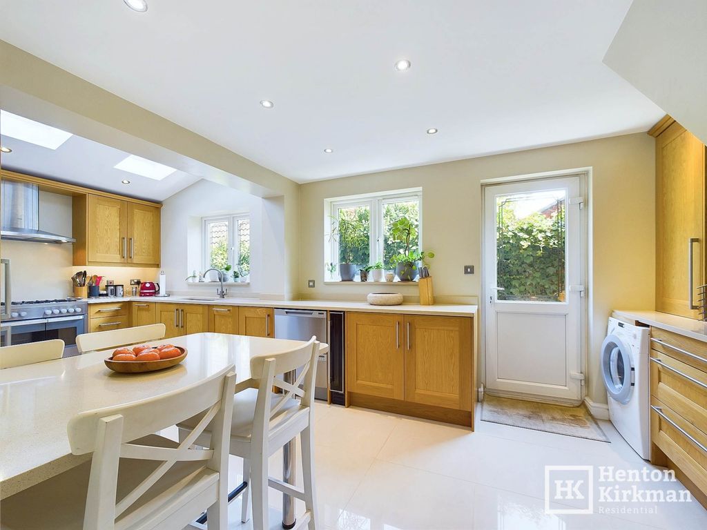 Property photo 3 of 27