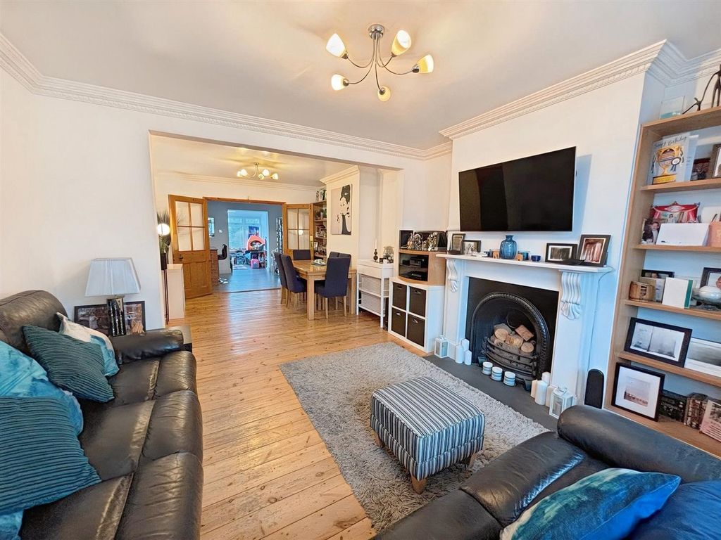 Property photo 3 of 25