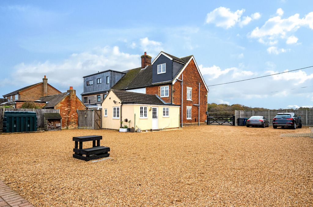 Property photo 2 of 29