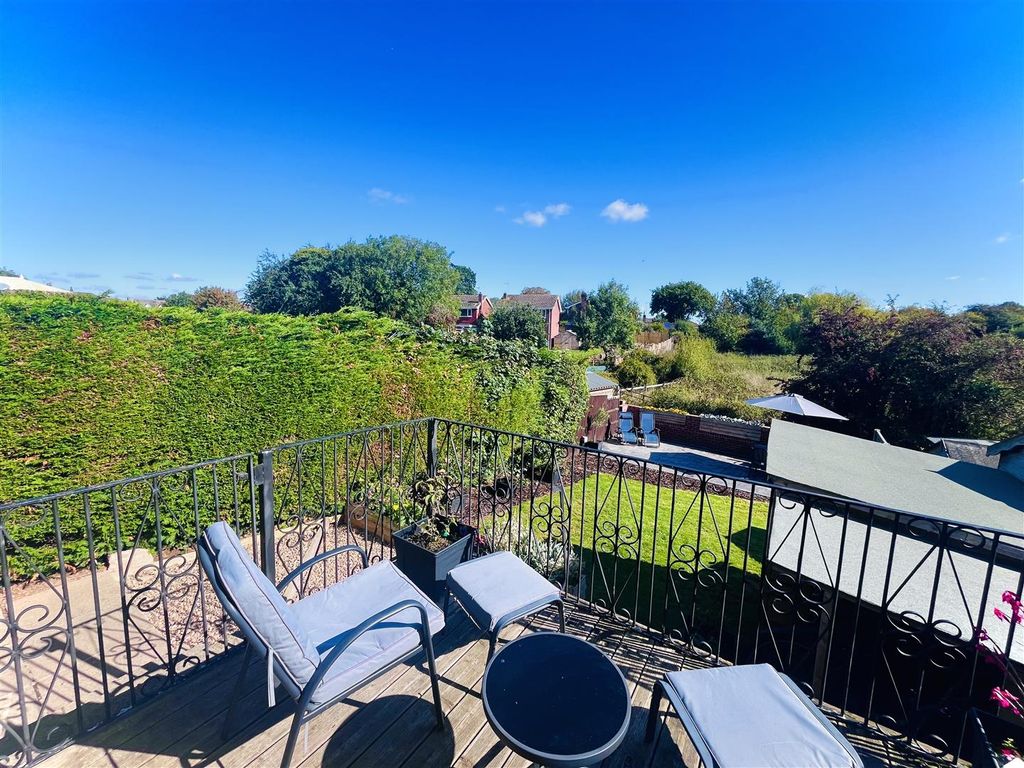 Property photo 2 of 20 -