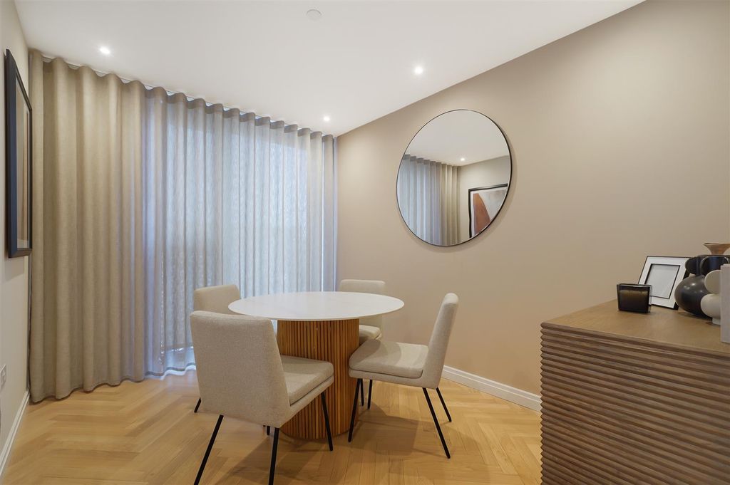 Property photo 2 of 14 91 Saxon House, 1 Parkland Walk - Tyyj6Dssgynbgksd