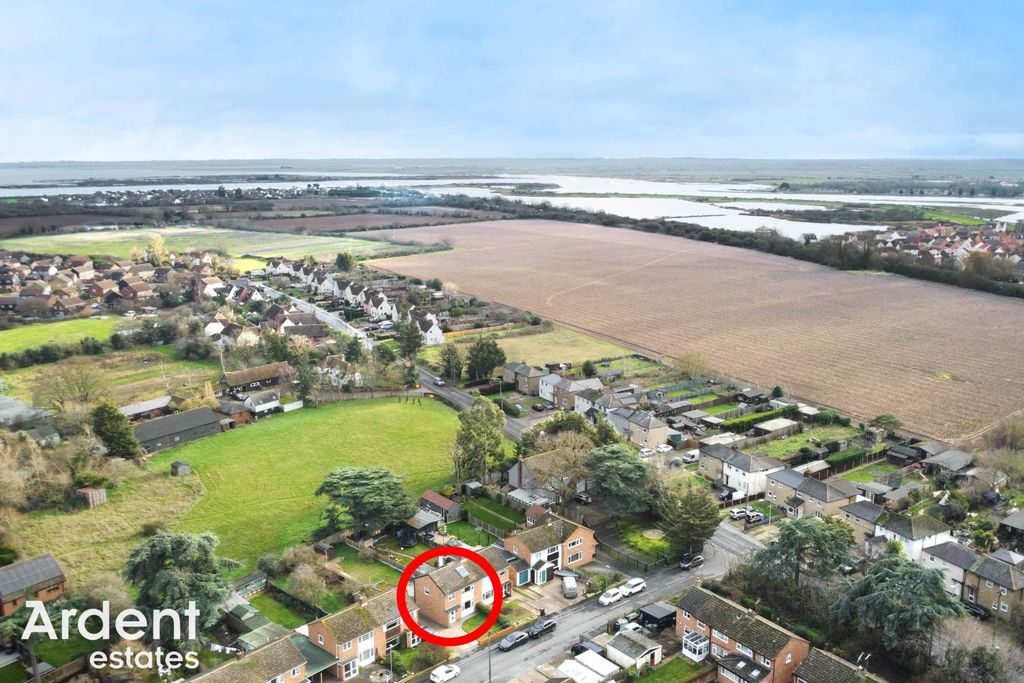 Property photo 2 of 20