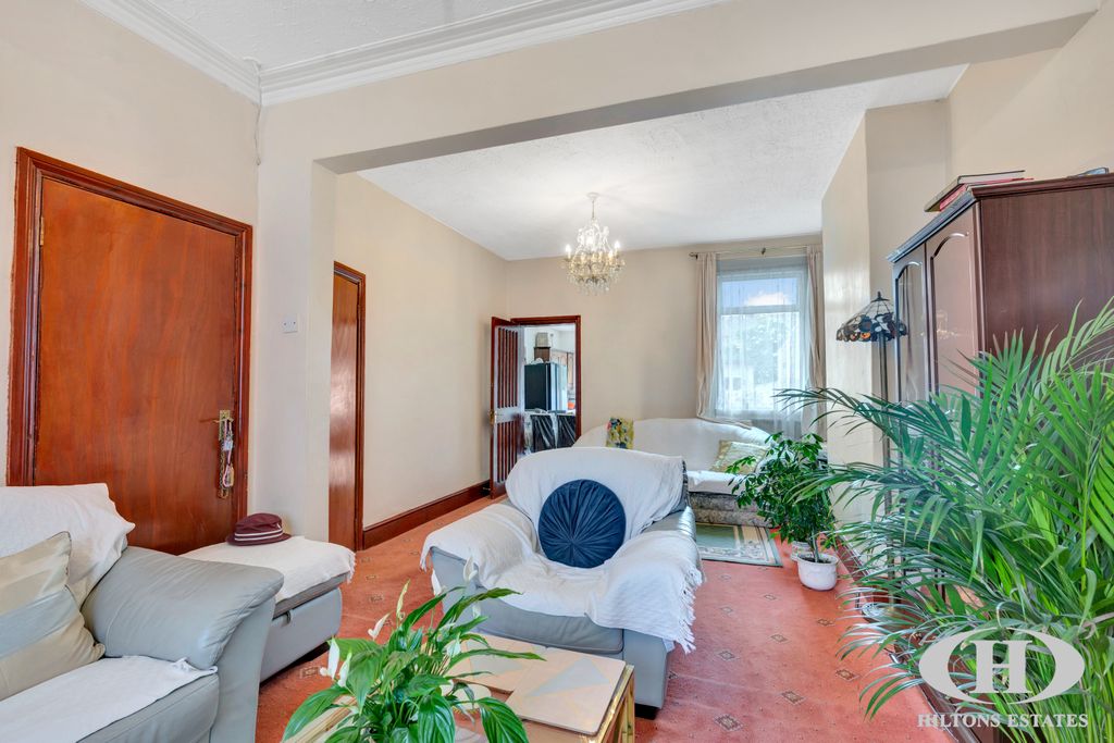 Property photo 3 of 14