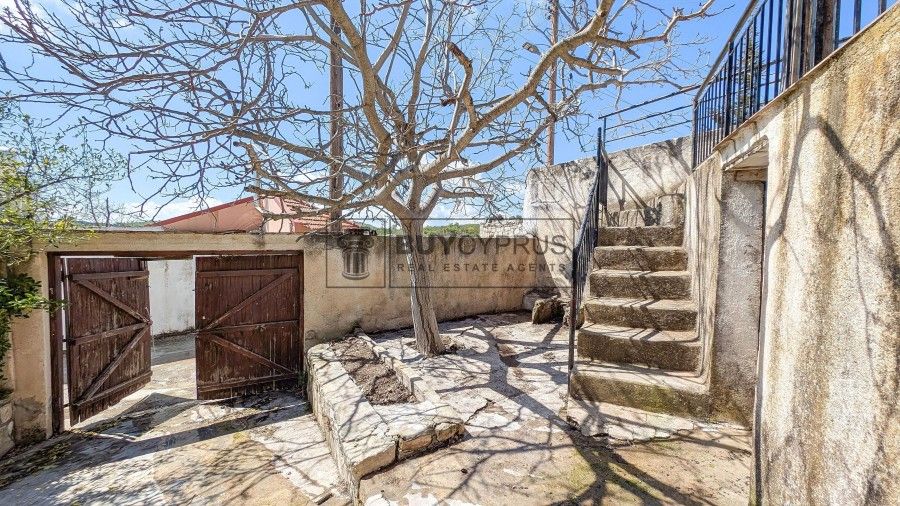 Property photo 3 of 13