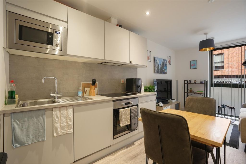 Property photo 3 of 15 Kitchen