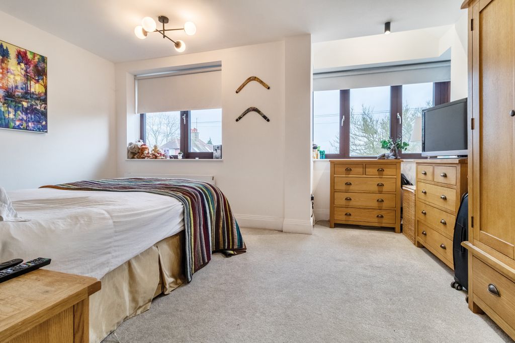 Property photo 2 of 6