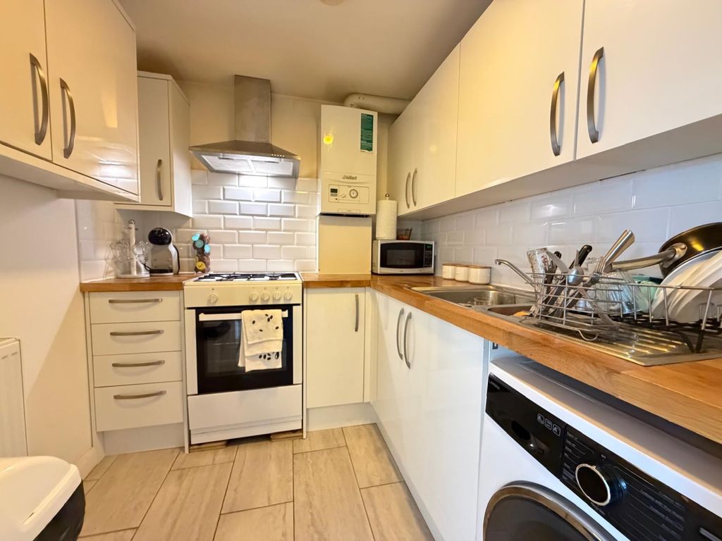 Property photo 2 of 5