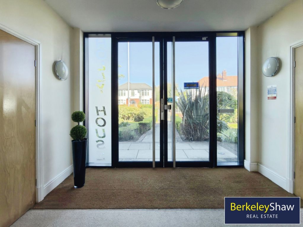 Property photo 3 of 18 Pbox-Img.Jpg