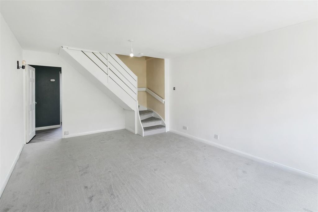 Property photo 2 of 11 Img_9646.Jpg