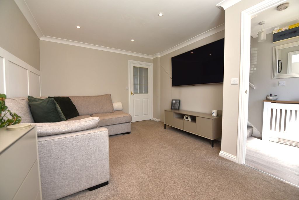 Property photo 3 of 13