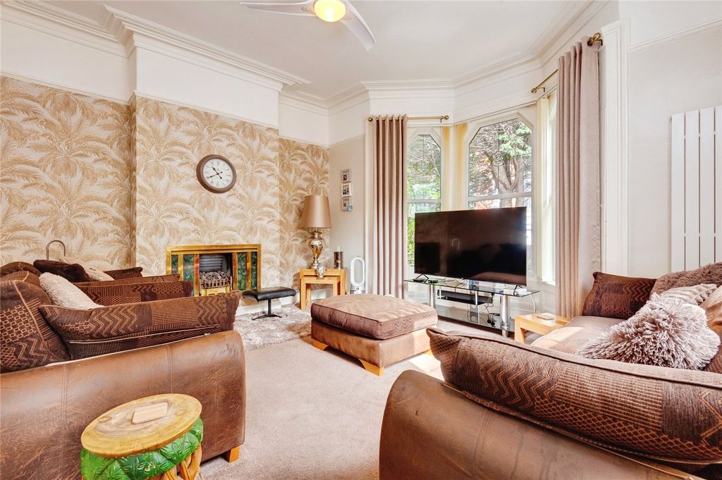Property photo 3 of 23 Picture No. 12