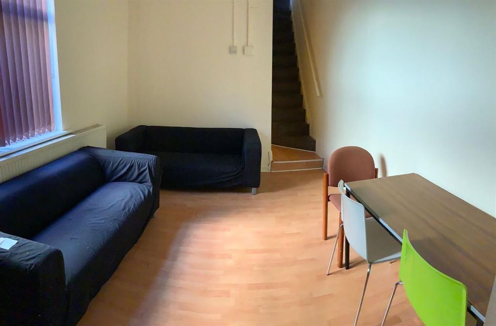 Property photo 1 of 8 A Welcoming Contemporary Living Room Featuring Spa...