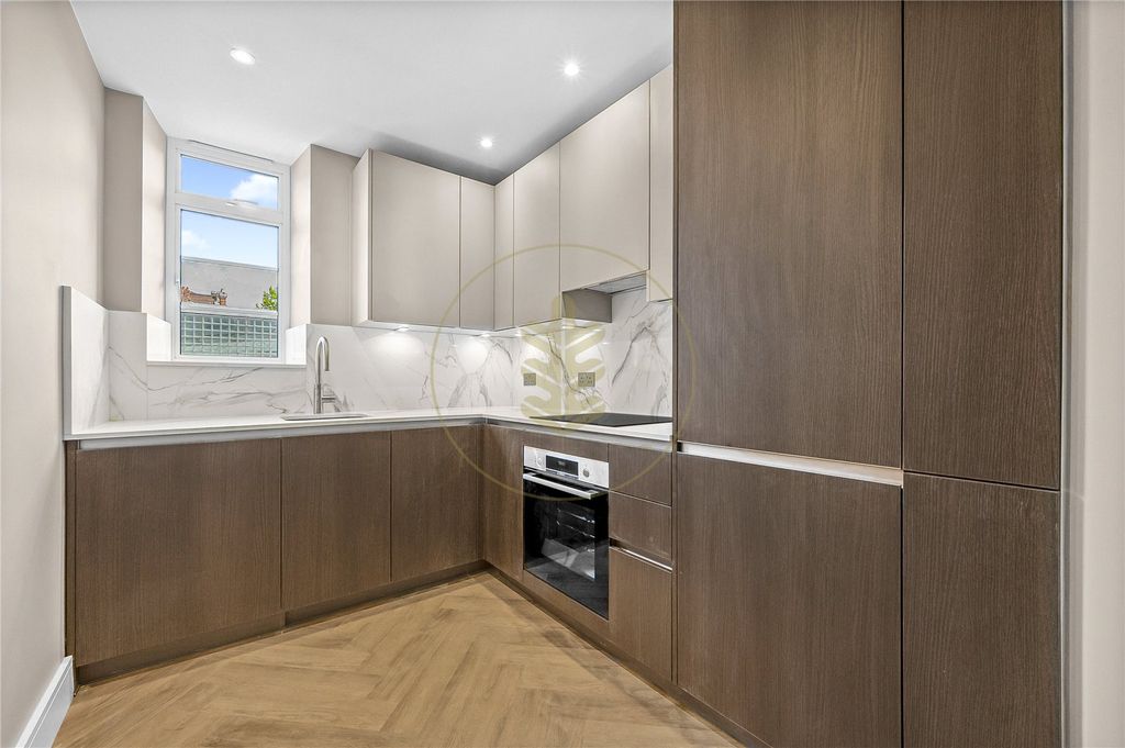 Property photo 2 of 14 Picture No. 02