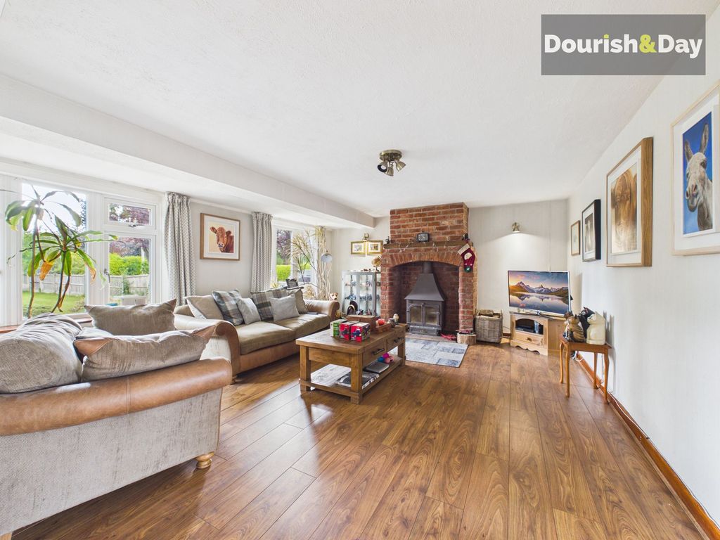 Property photo 2 of 34