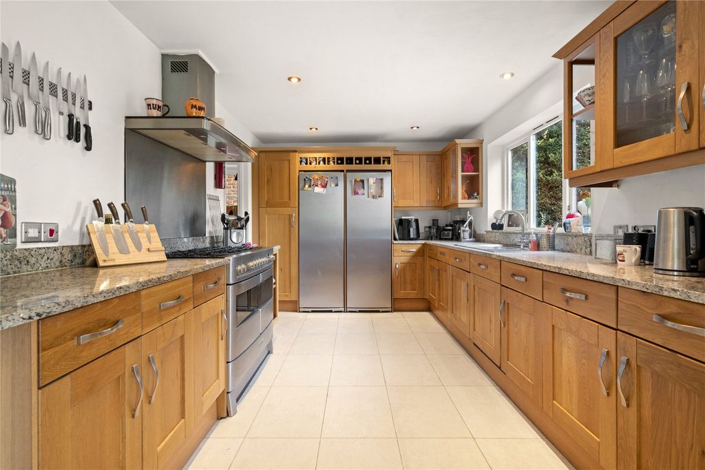 Property photo 3 of 20 Kitchen