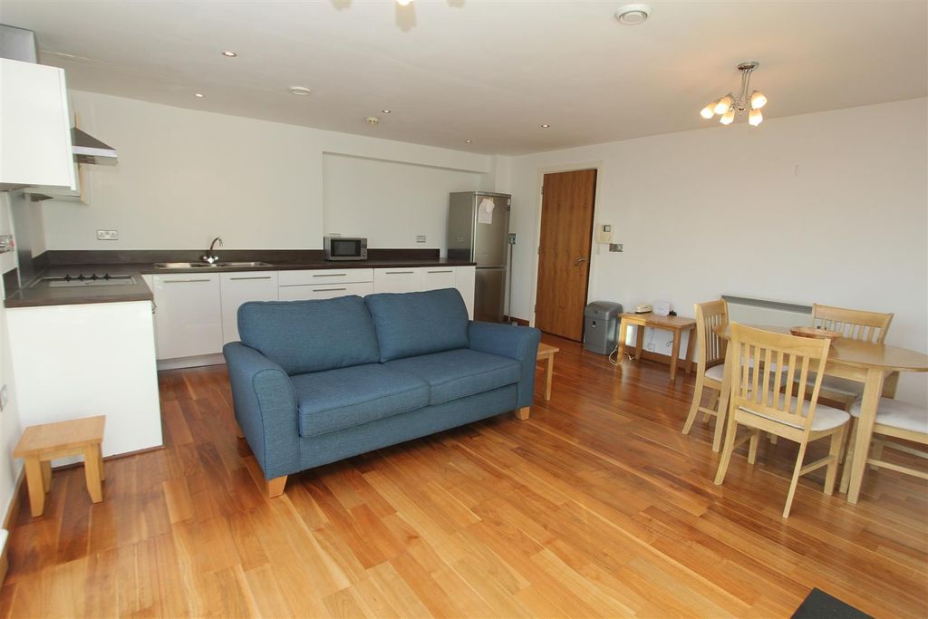 Property photo 3 of 9 3.Jpg