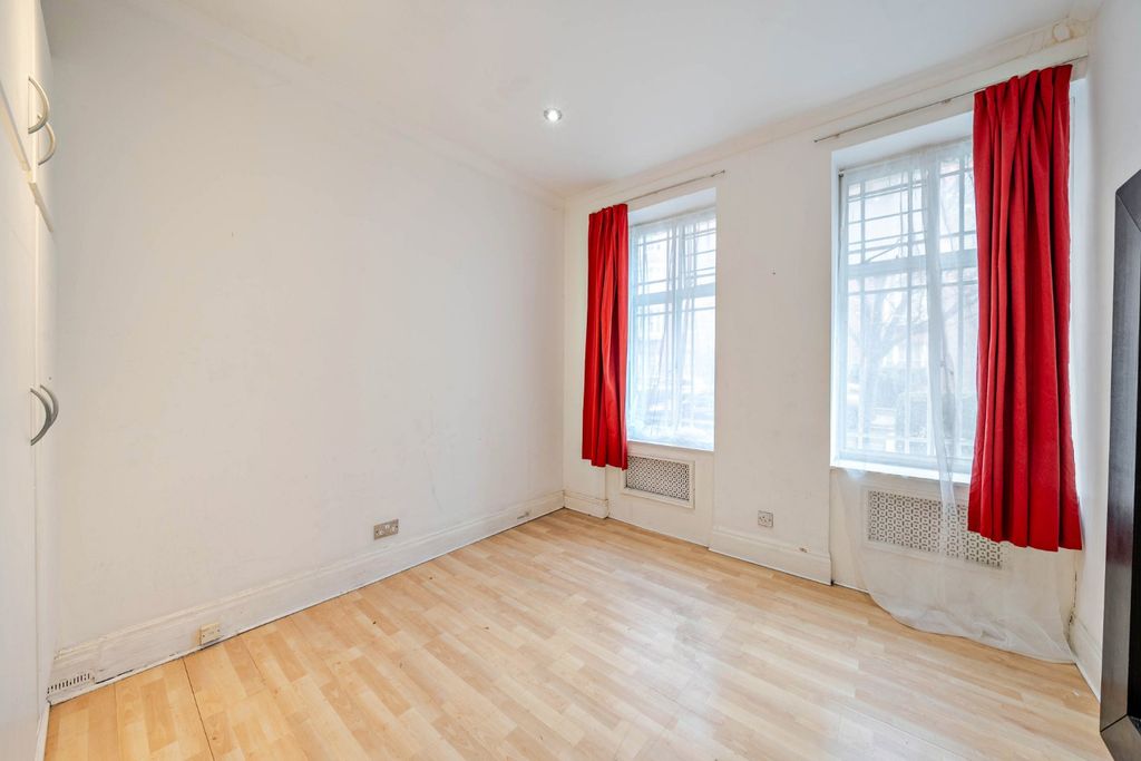 Property photo 2 of 13 Picture No. 02