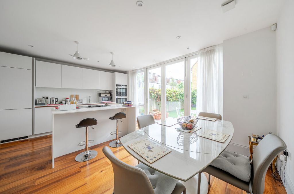Property photo 3 of 16 1313107-18-685A89...