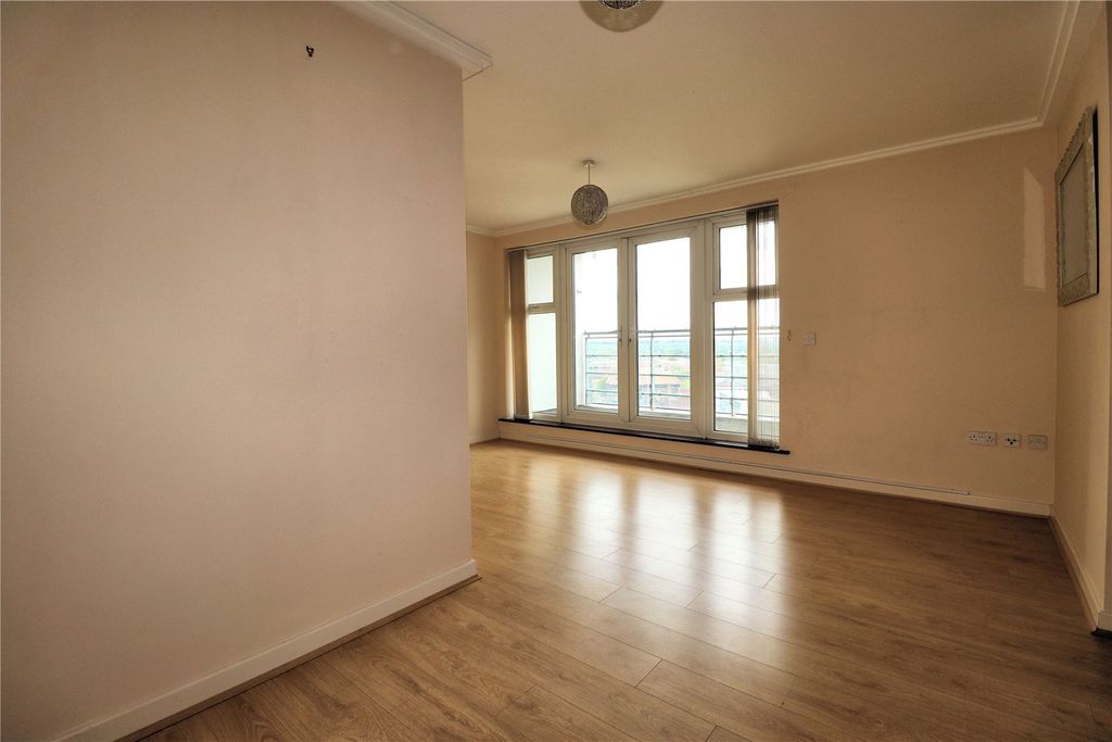 Property photo 2 of 12 Picture No. 05