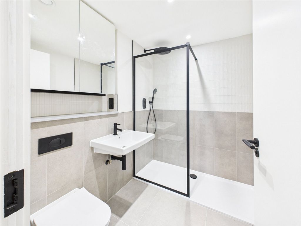 Property photo 2 of 6 Picture No. 10