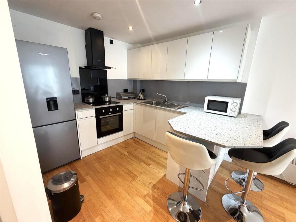 Property photo 1 of 4 1 Bed Flat To Rent Tavistock Grove, London Cr0