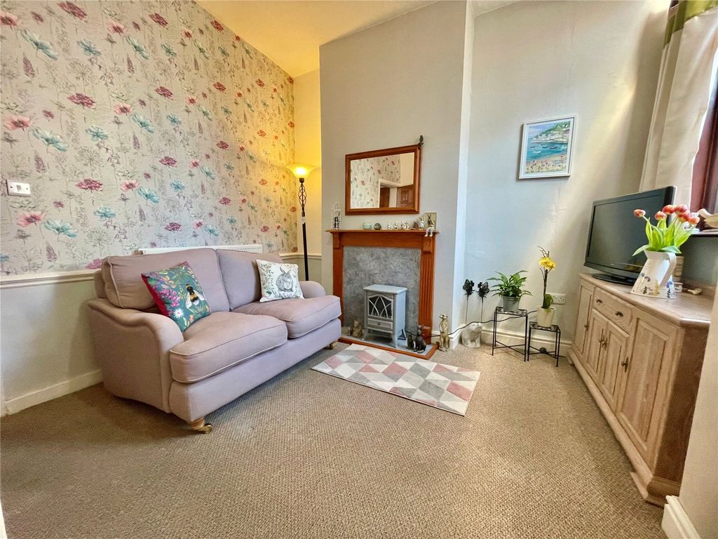 Property photo 3 of 12 Sitting Room