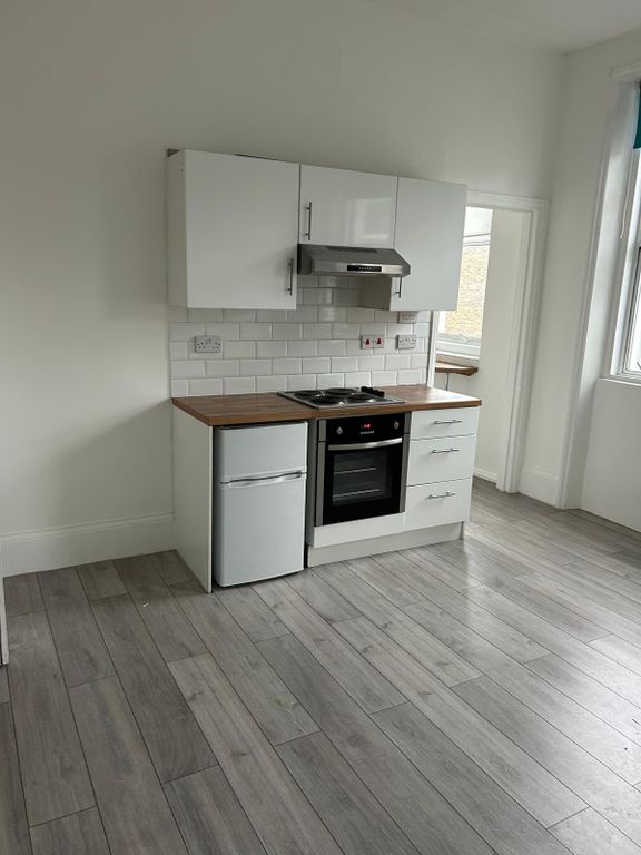 Property photo 3 of 7 1Cfa1De7-138c-45F6-B390-Ddfdd93Aa3d6