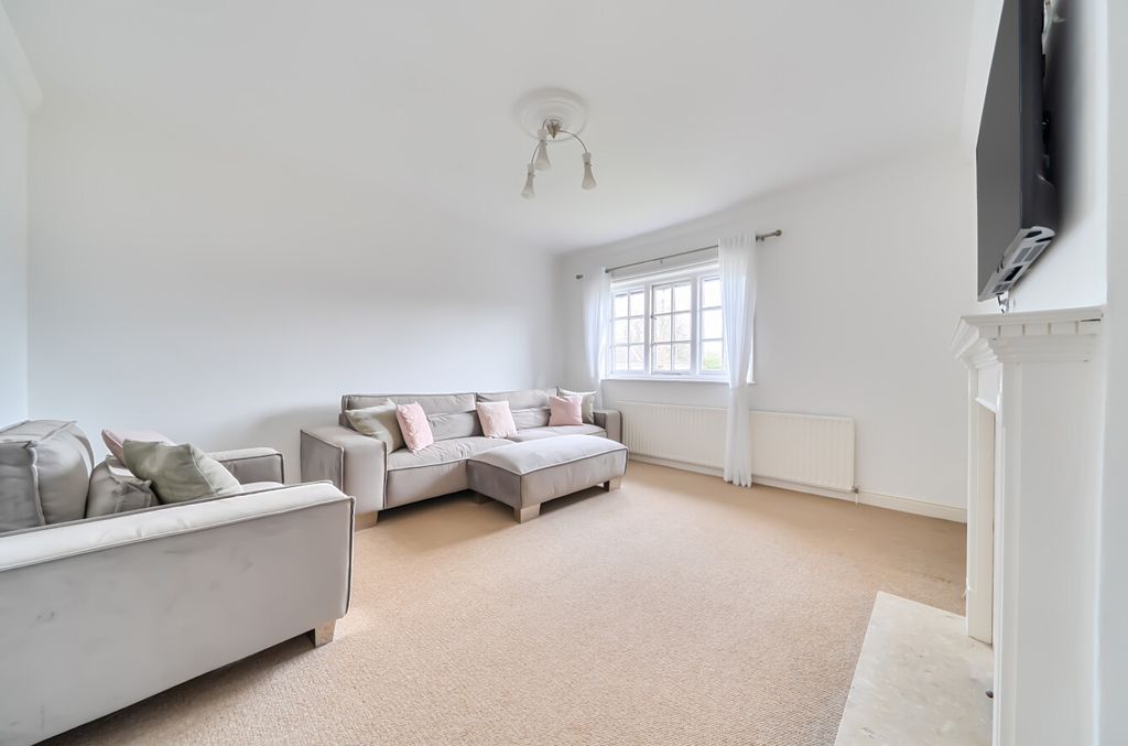 Property photo 3 of 21 1429242-1-69B8136...