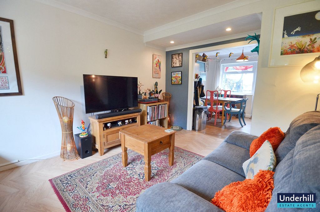 Property photo 2 of 23