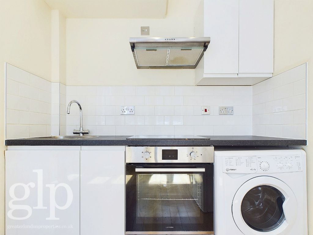 Property photo 3 of 13 3300585