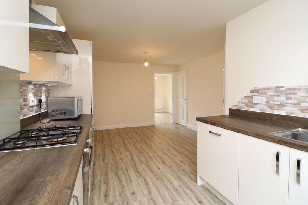 Property photo 2 of 12 Photo 8