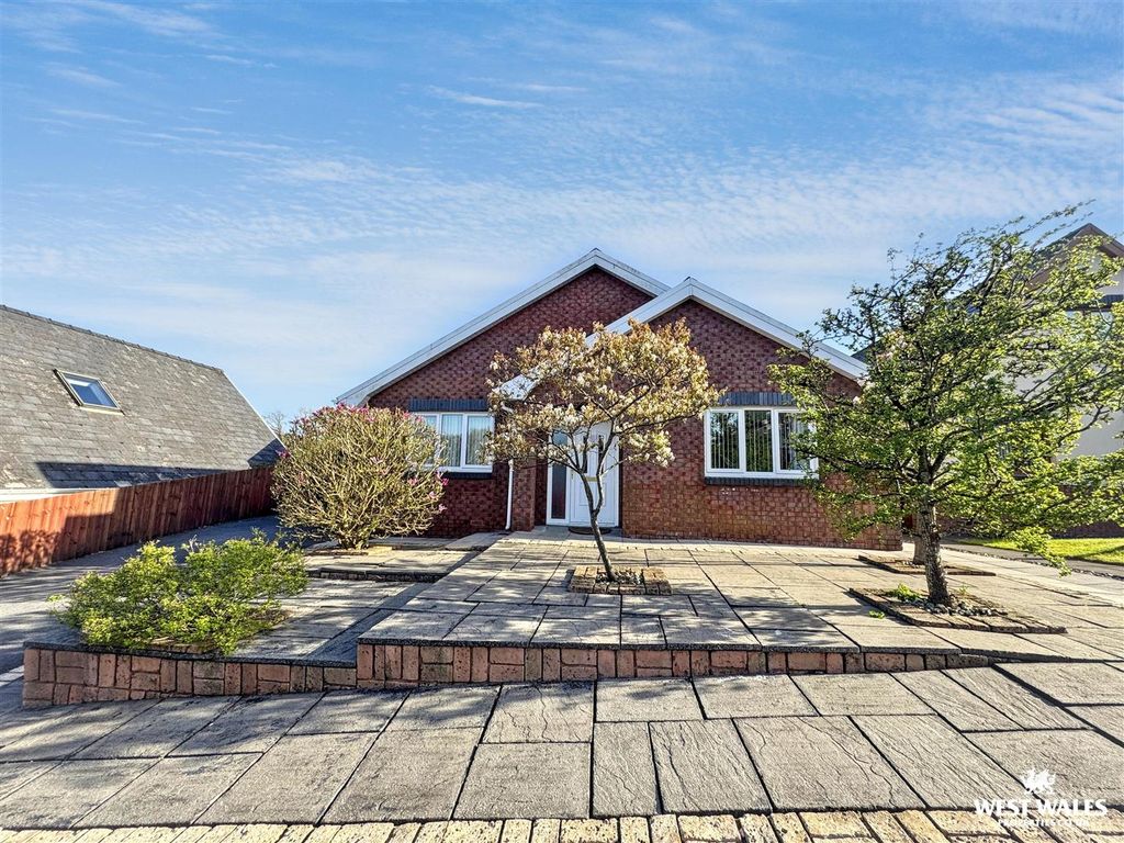 Property photo 1 of 25 Image00047.Jpg