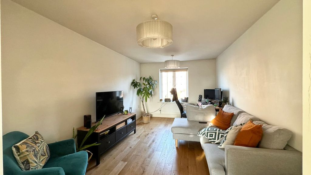 Property photo 3 of 11