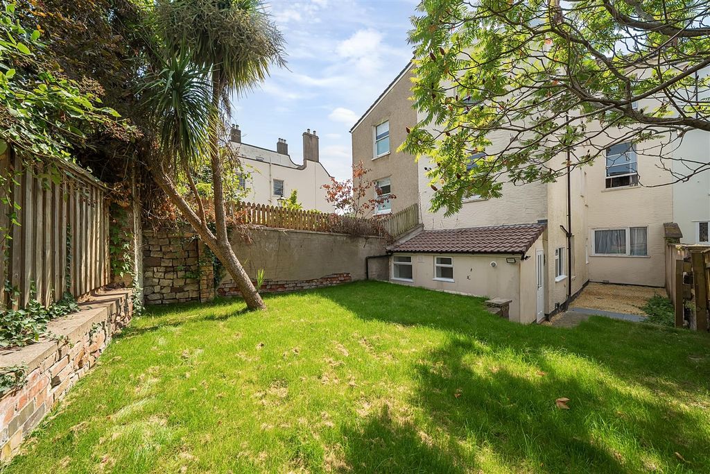 Property photo 1 of 18 1333526-9-6899Da7916d9E.Jpg
