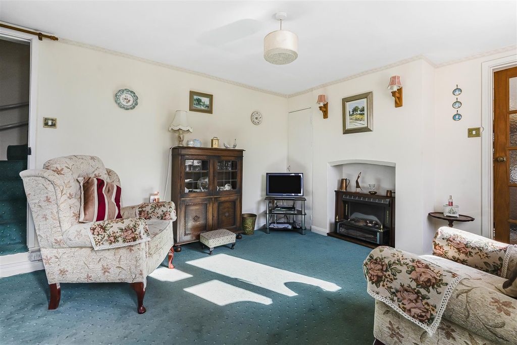 Property photo 3 of 17 11_61545.Jpg