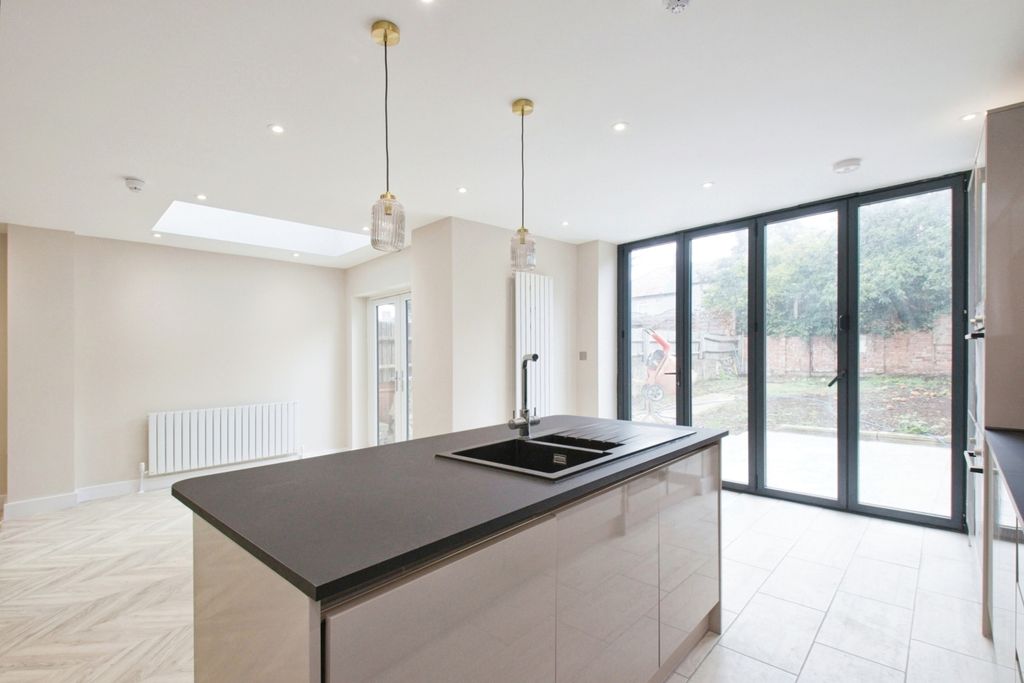 Property photo 3 of 13 Kitchen