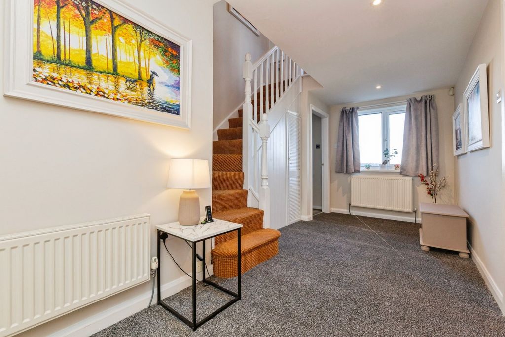 Property photo 3 of 19 Hallway