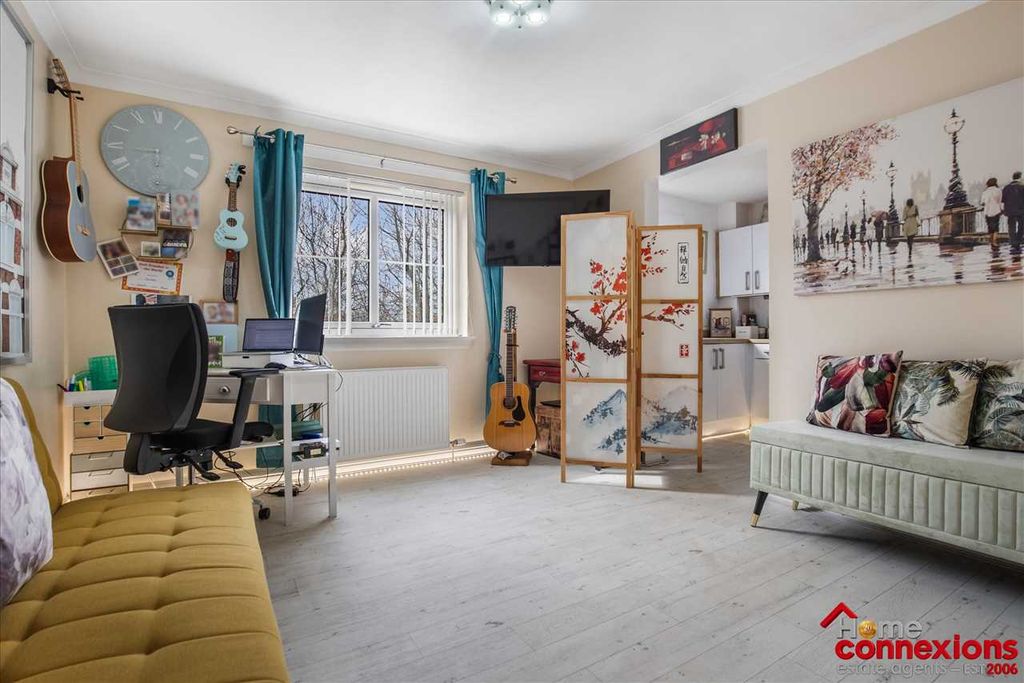 Property photo 2 of 22 Lounge (1)